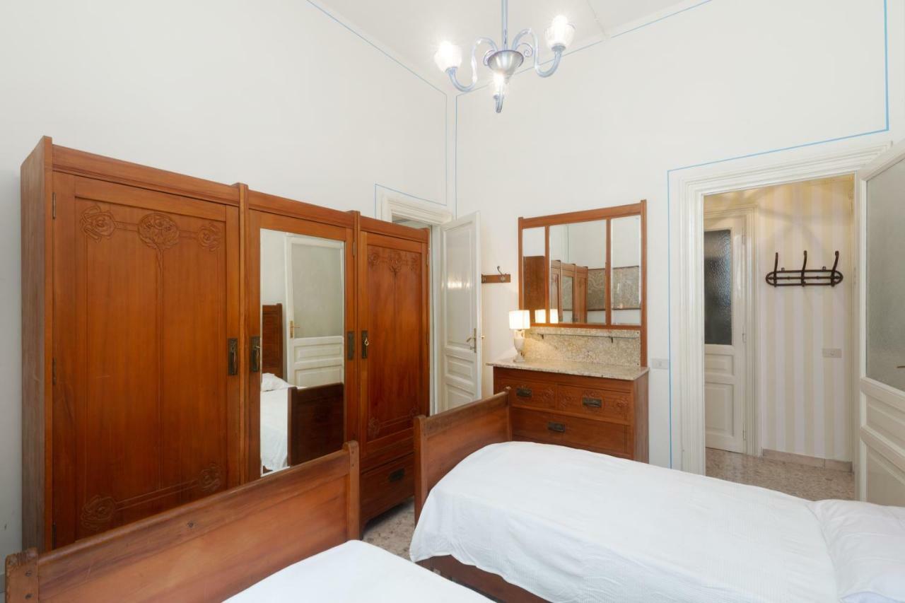 Nizza Bourgeois Family * Rome